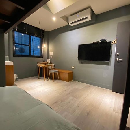 良文旅2館Ryou Hotel Vintage - II Tainan Buitenkant foto