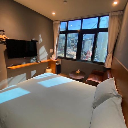 良文旅2館Ryou Hotel Vintage - II Tainan Buitenkant foto