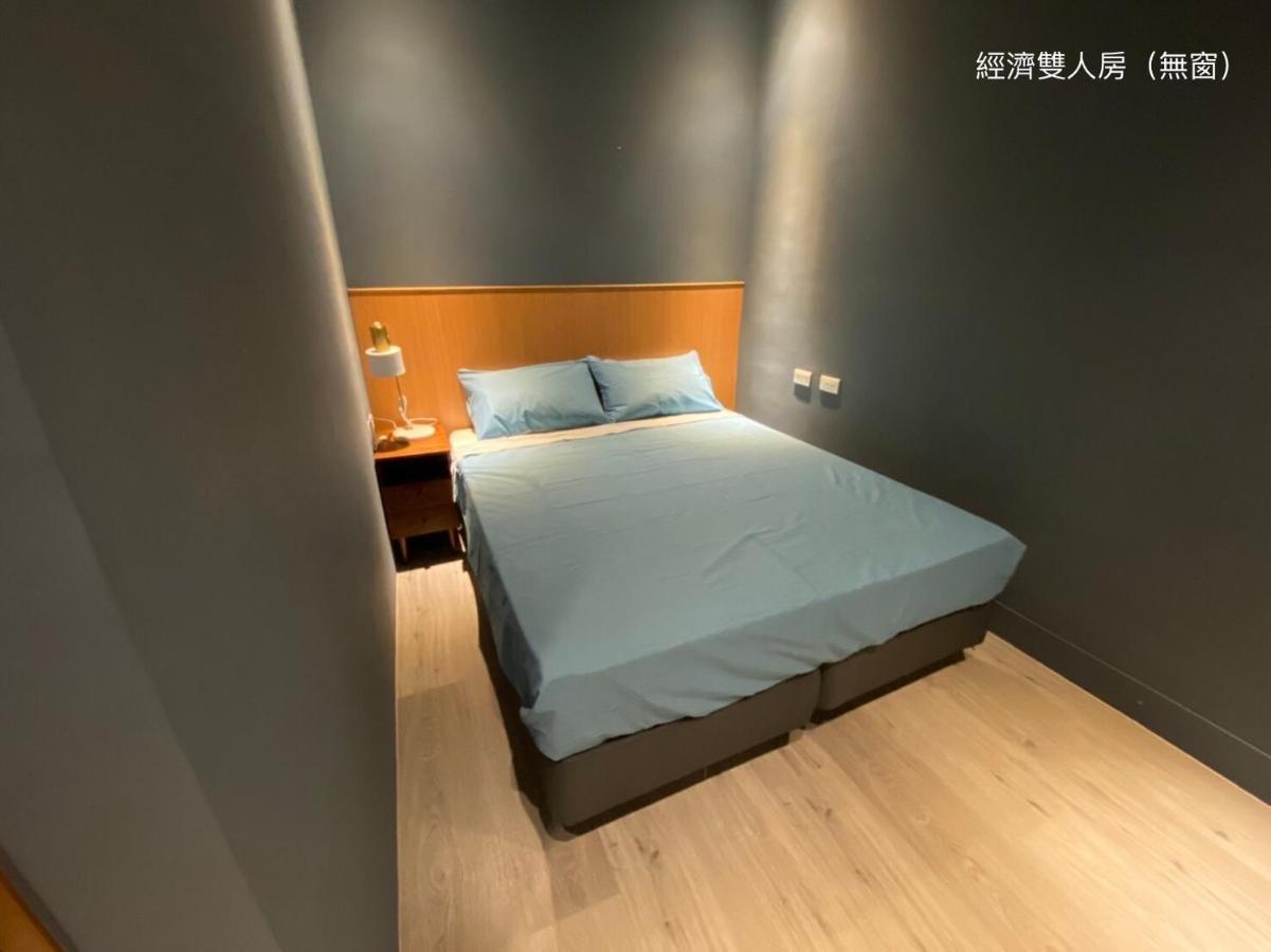 良文旅2館Ryou Hotel Vintage - II Tainan Buitenkant foto
