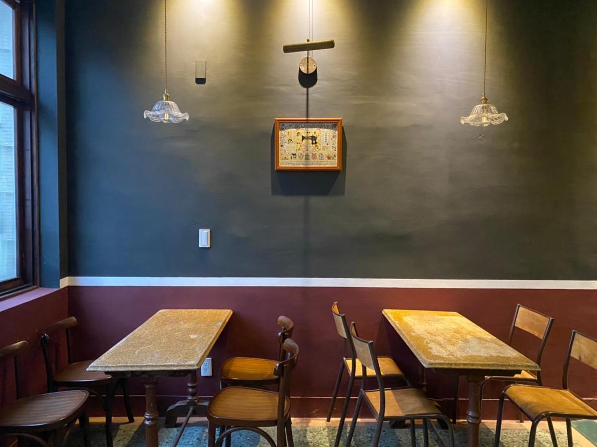 良文旅2館Ryou Hotel Vintage - II Tainan Buitenkant foto
