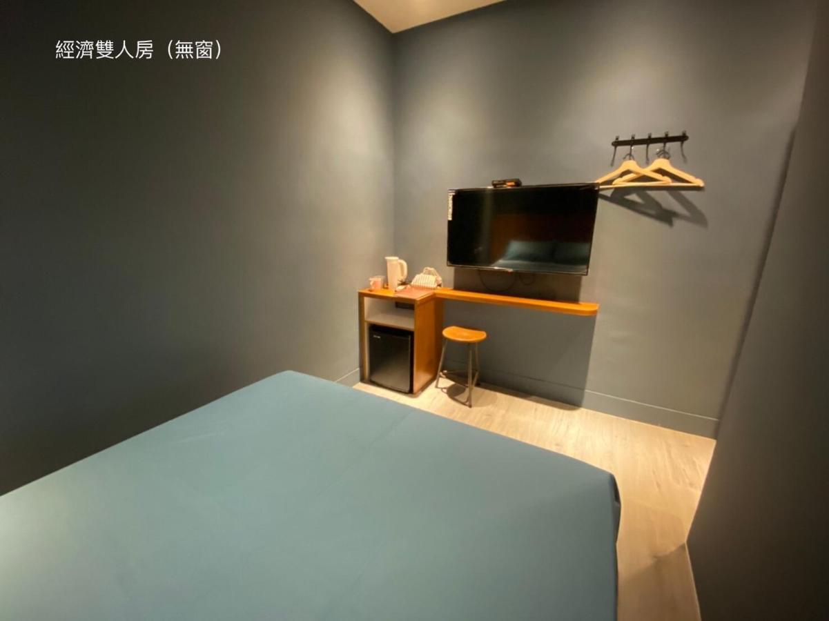 良文旅2館Ryou Hotel Vintage - II Tainan Buitenkant foto