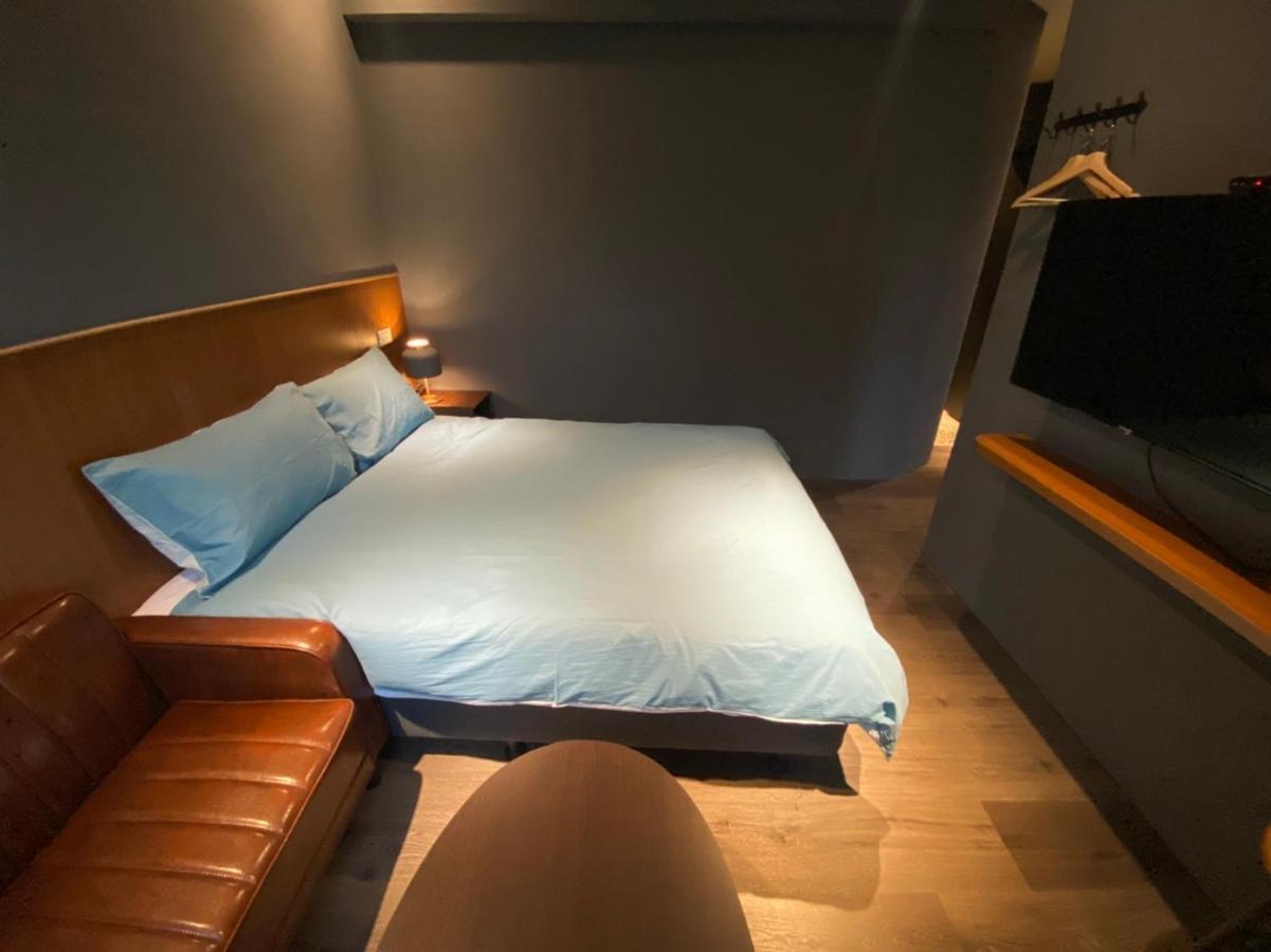 良文旅2館Ryou Hotel Vintage - II Tainan Buitenkant foto