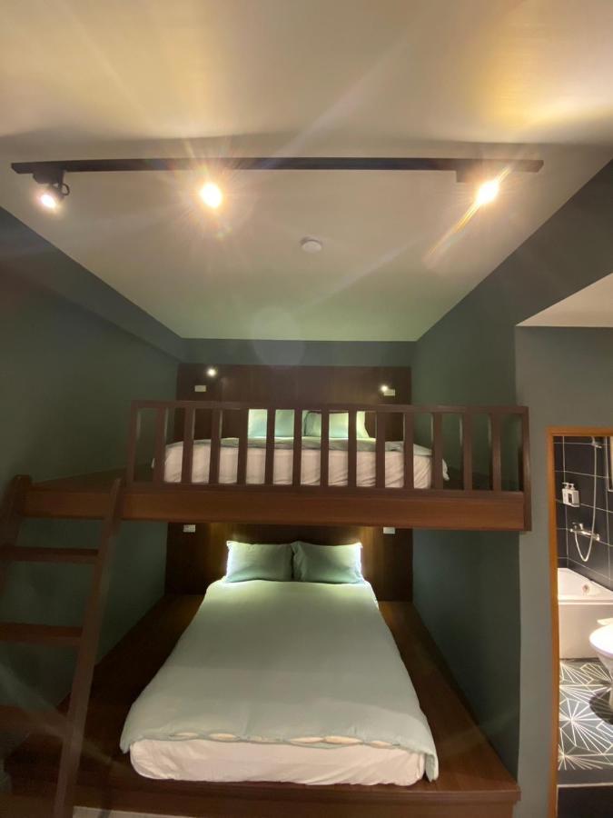 良文旅2館Ryou Hotel Vintage - II Tainan Buitenkant foto