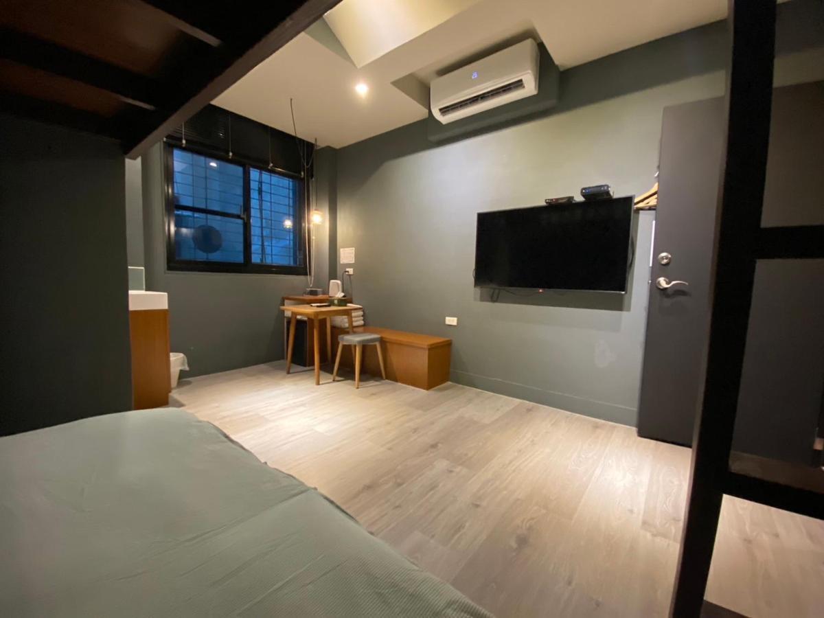 良文旅2館Ryou Hotel Vintage - II Tainan Buitenkant foto