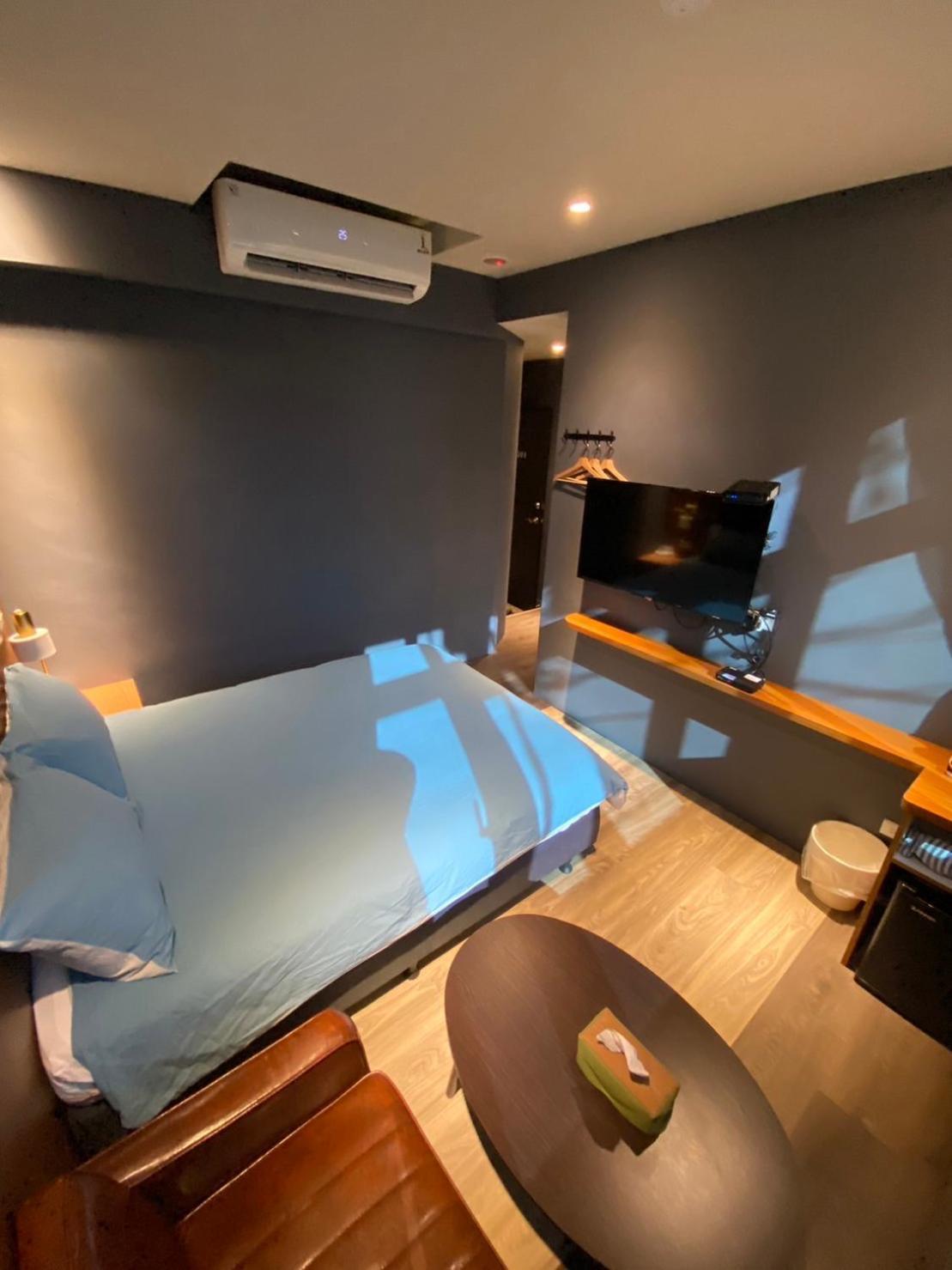 良文旅2館Ryou Hotel Vintage - II Tainan Buitenkant foto
