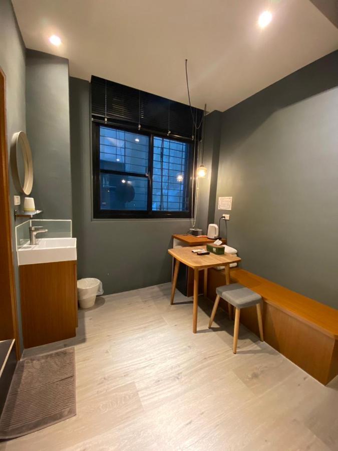 良文旅2館Ryou Hotel Vintage - II Tainan Buitenkant foto
