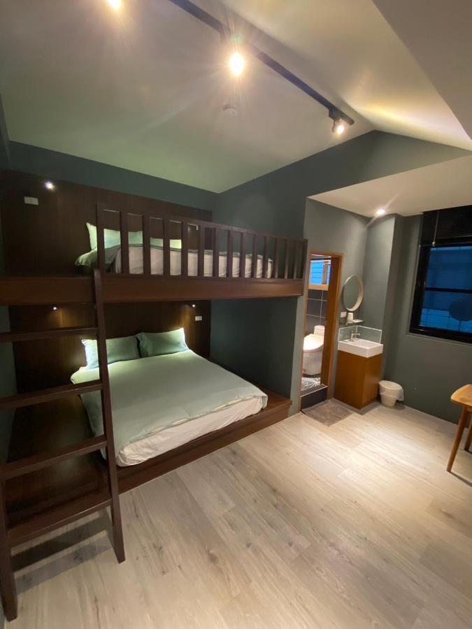 良文旅2館Ryou Hotel Vintage - II Tainan Buitenkant foto