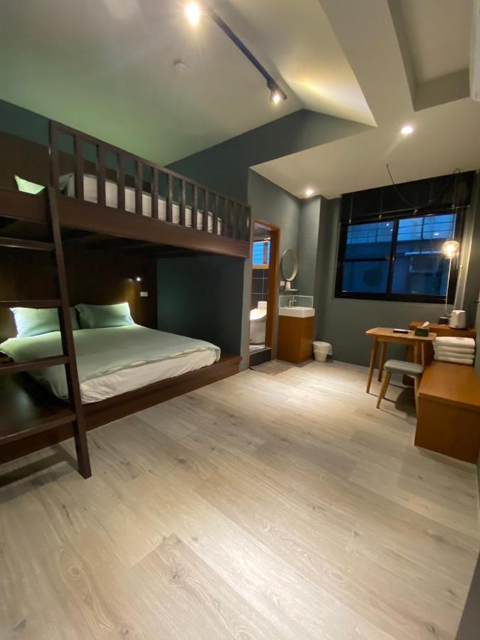 良文旅2館Ryou Hotel Vintage - II Tainan Buitenkant foto