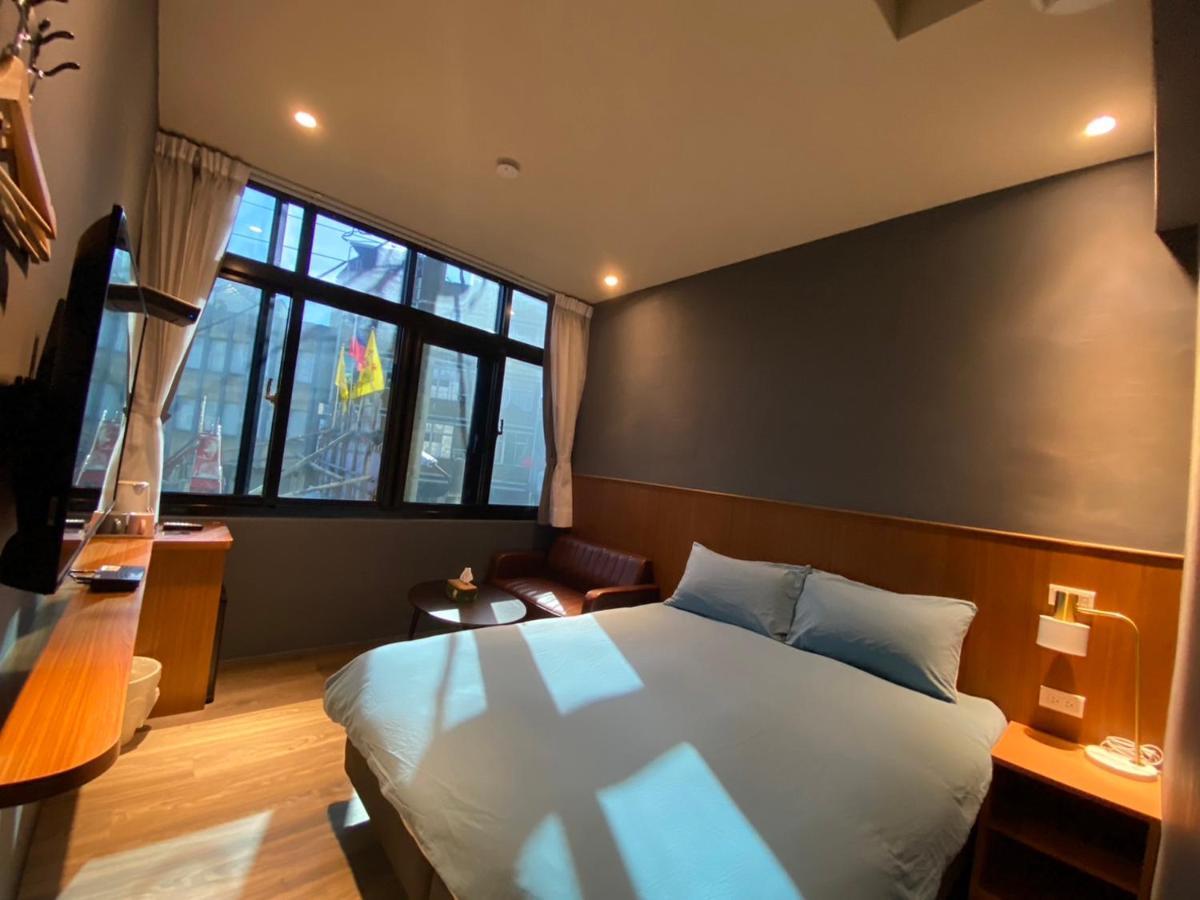 良文旅2館Ryou Hotel Vintage - II Tainan Buitenkant foto