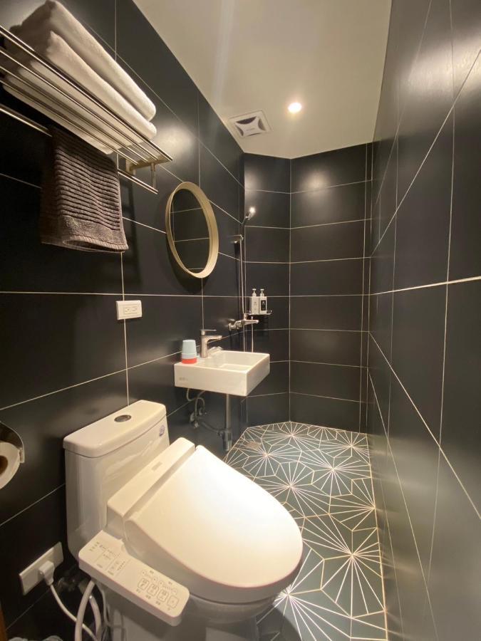 良文旅2館Ryou Hotel Vintage - II Tainan Buitenkant foto